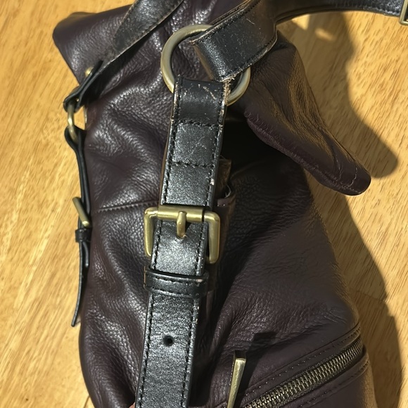 Danier leather fold over purse dark burgundy/wine colored with tan liner - Picture 6 of 8